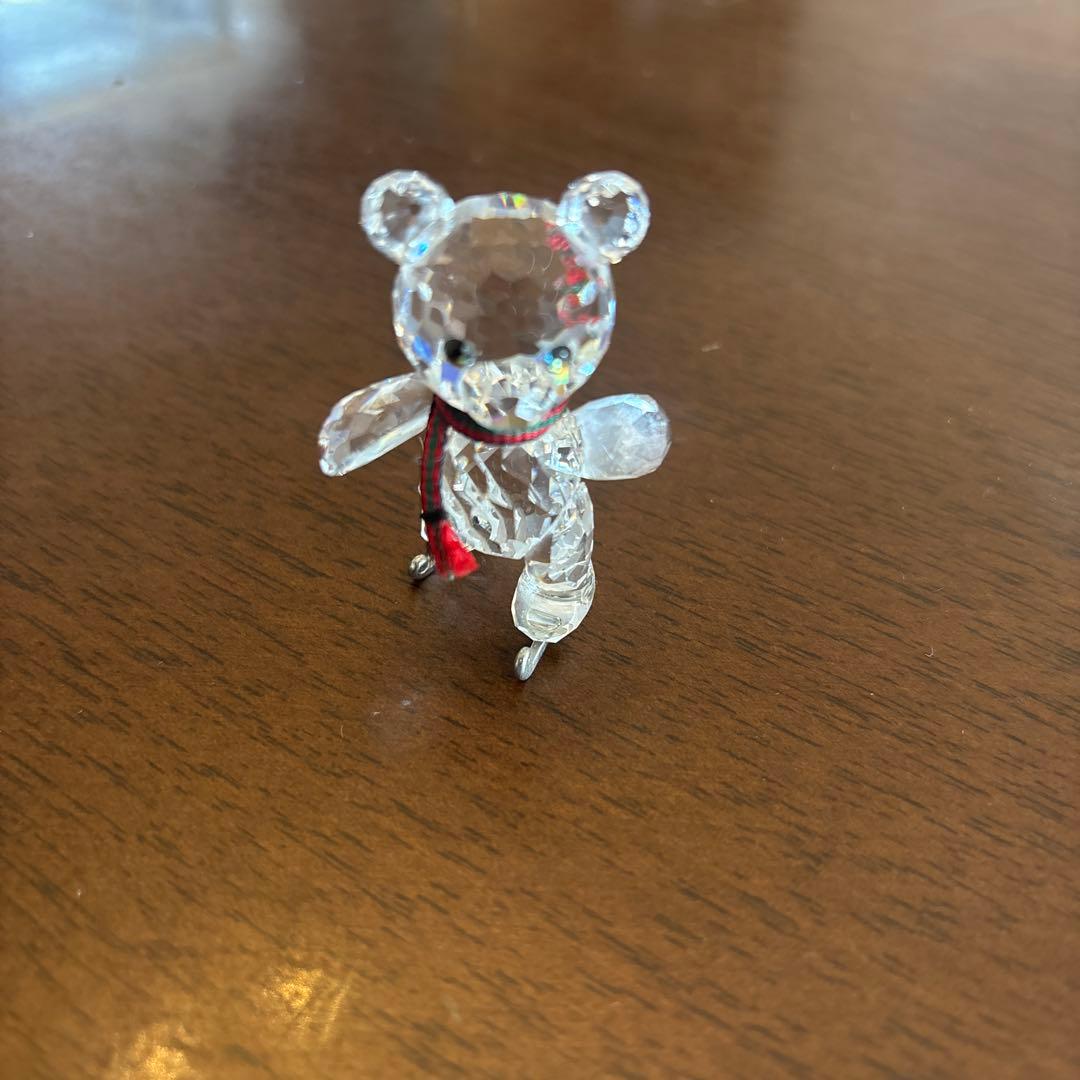 Swarovski クリスタルクマの置物 透明 赤いリボン