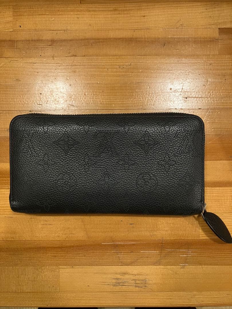 【ここなっつ】ルイヴィトン マヒナ ジッピーウォレット