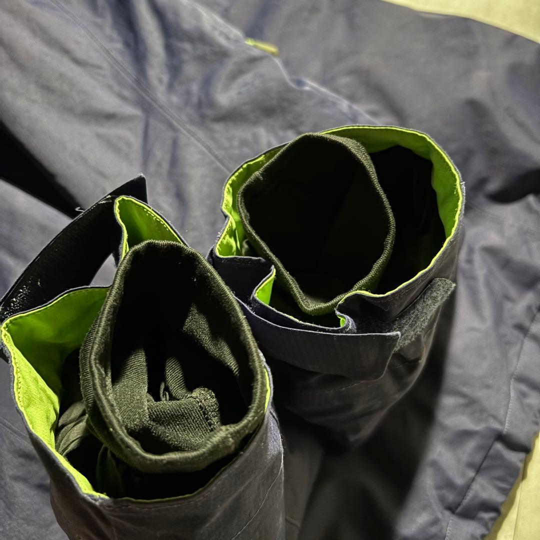 完品 00s SALOMON サロモン マウンテンパーカー パフジャケット　紺色