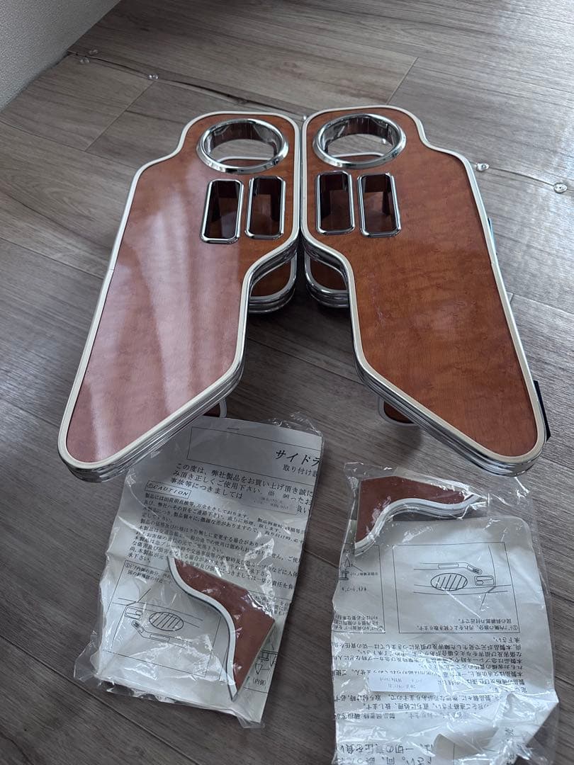 ヴォクシー 70系　サイドテーブルセット