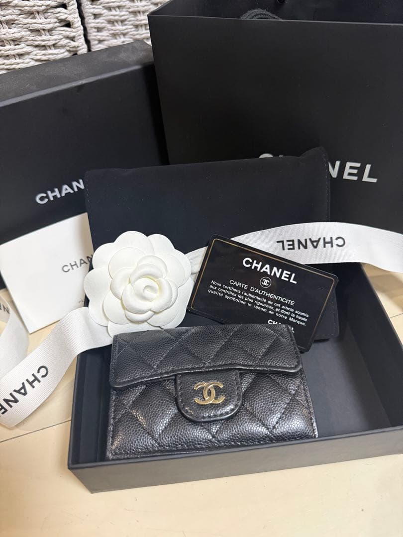 ぽっくん。シャネル CHANEL キャビアスキン マトラッセ 三つ折り財布