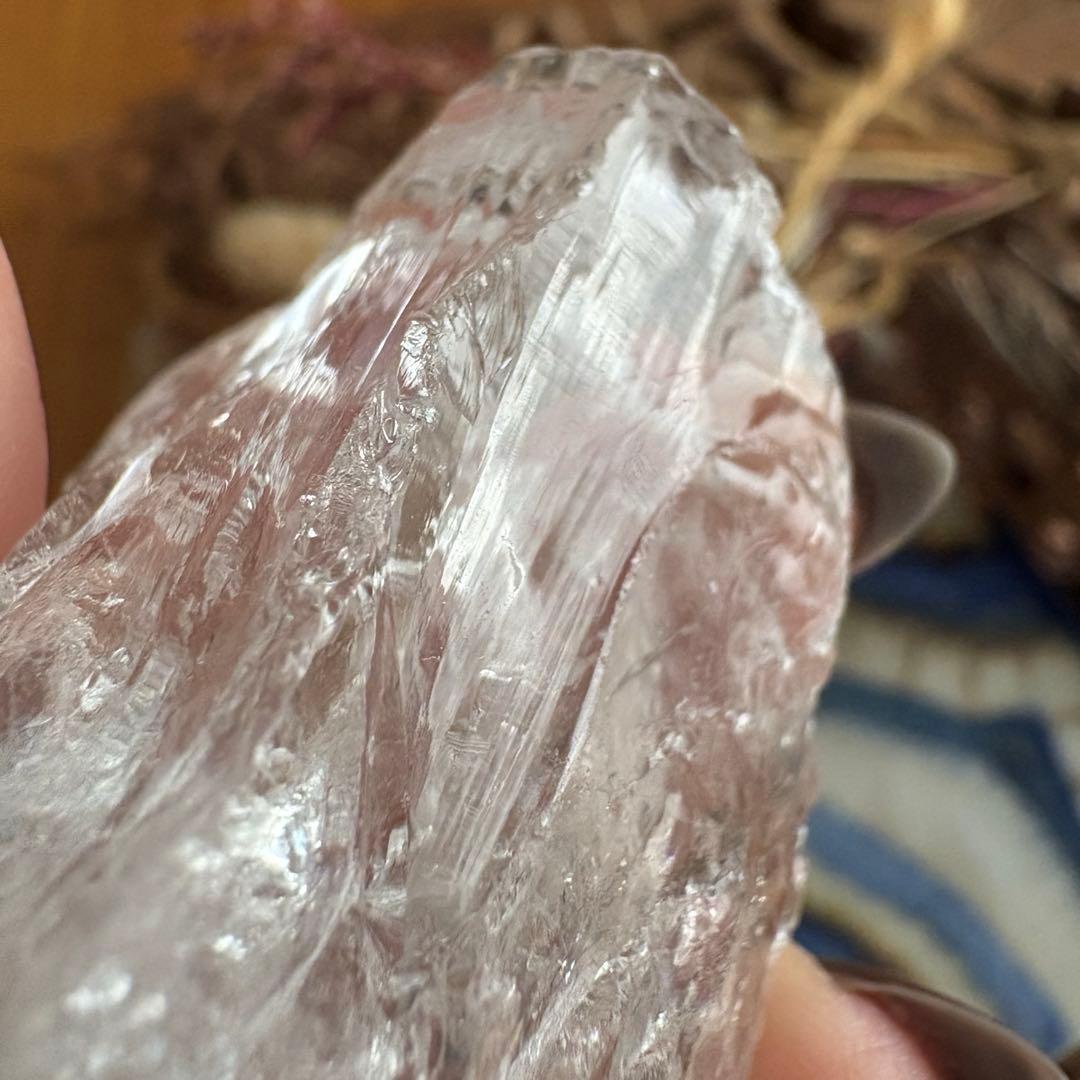 持つ方を選ぶ石♥神秘レムリアンシードクォーツ…☪︎*。꙳ 更に龍神様が潜む虹入り♥