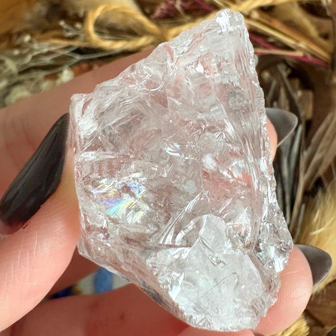 持つ方を選ぶ石♥神秘レムリアンシードクォーツ…☪︎*。꙳ 更に龍神様が潜む虹入り♥