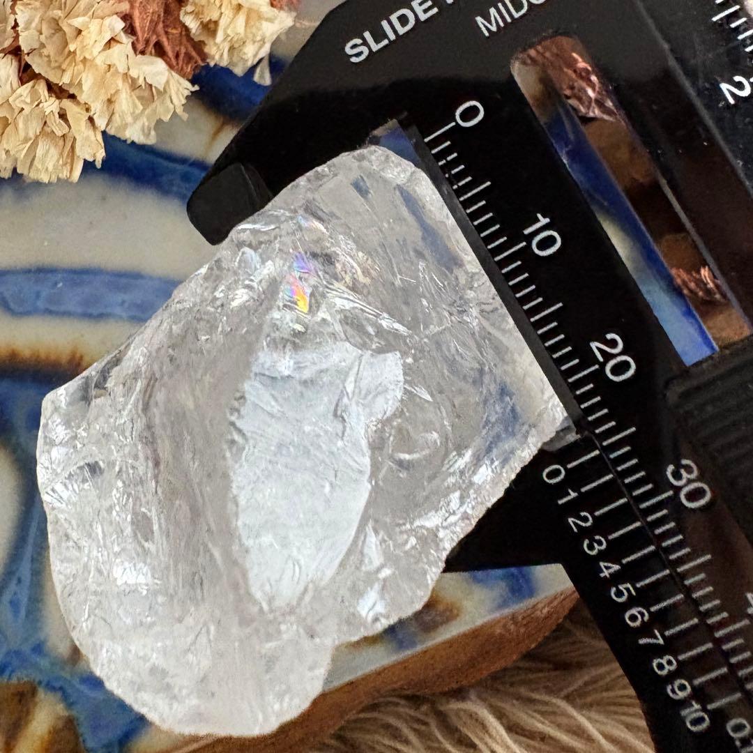 持つ方を選ぶ石♥神秘レムリアンシードクォーツ…☪︎*。꙳ 更に龍神様が潜む虹入り♥