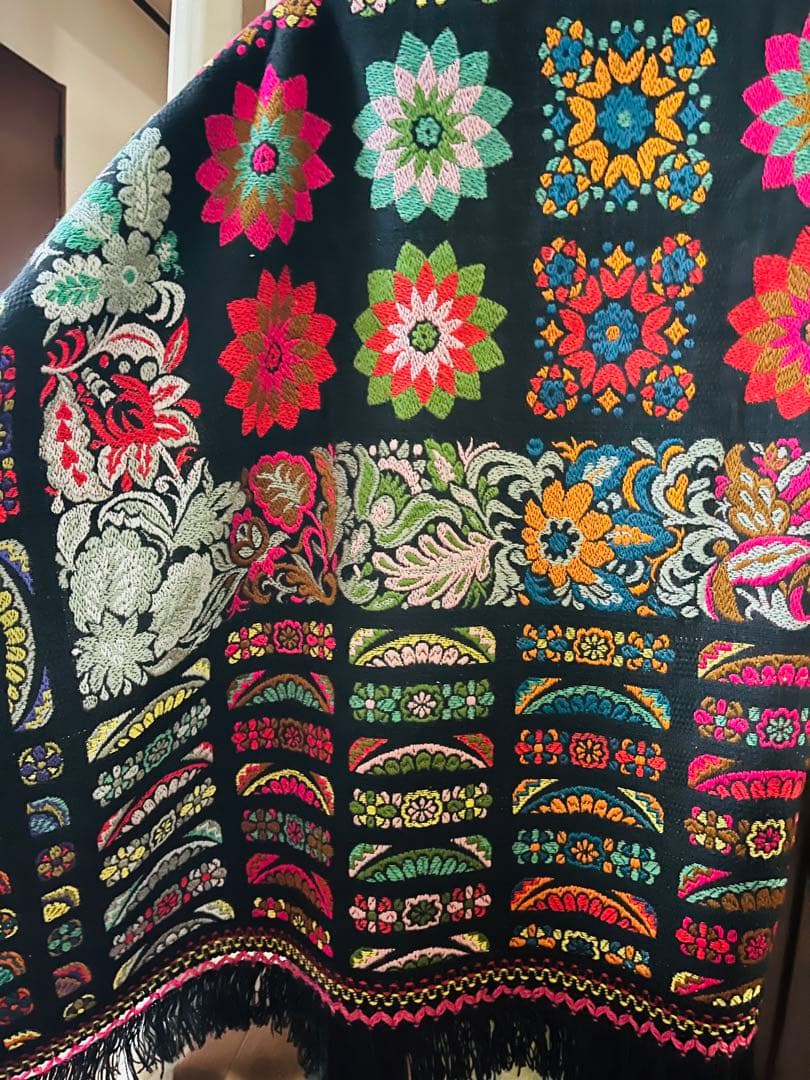 ☆。.:＊・゜素敵刺繍ベットカバーセミダブル①☆。.:＊・゜