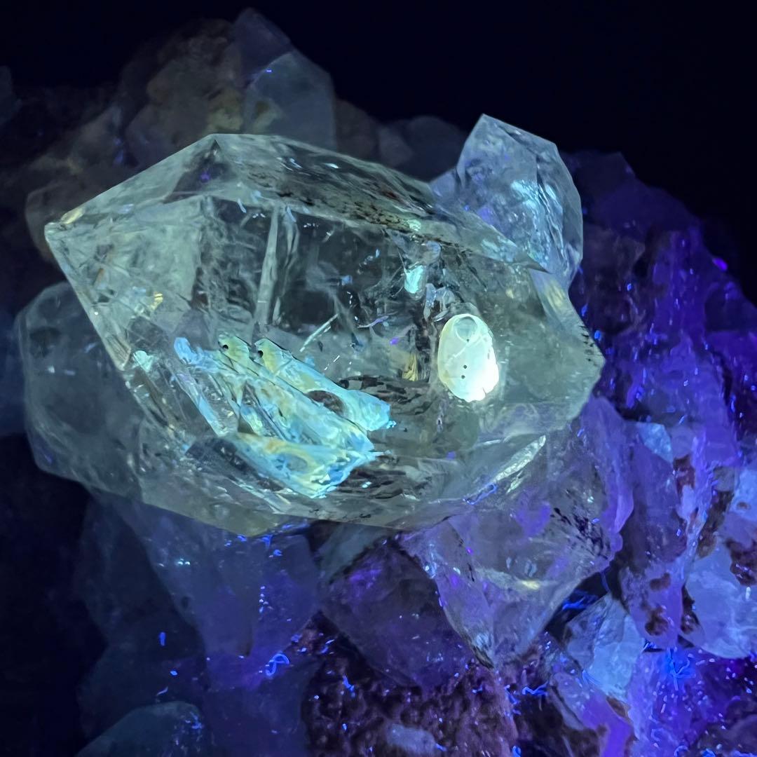 オイルインクォーツ クラスター 水晶 標本 鉱物 原石