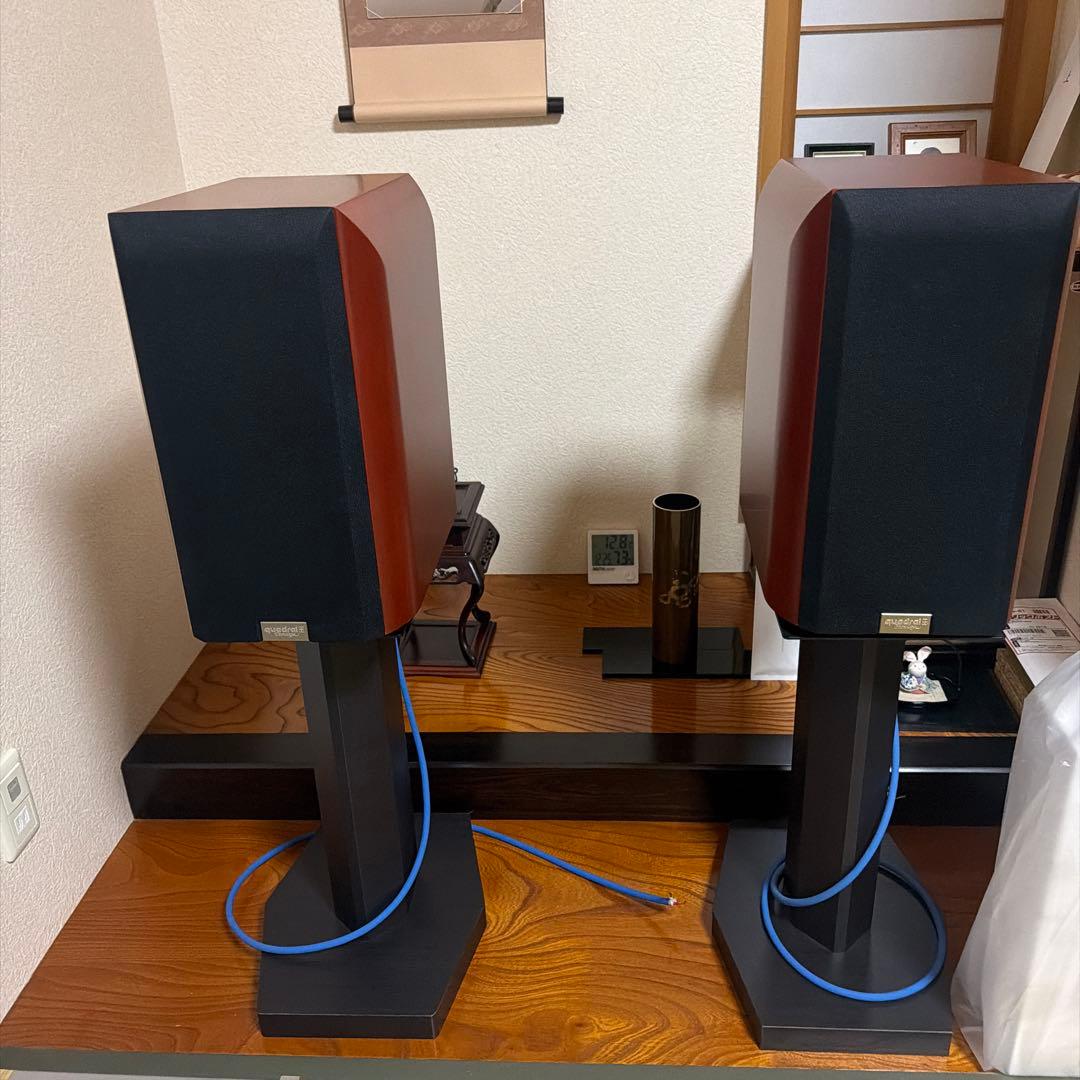 マッキー様希少品✨クアドラルロンドチェリー色　スピーカースタンドとスペーサー付き