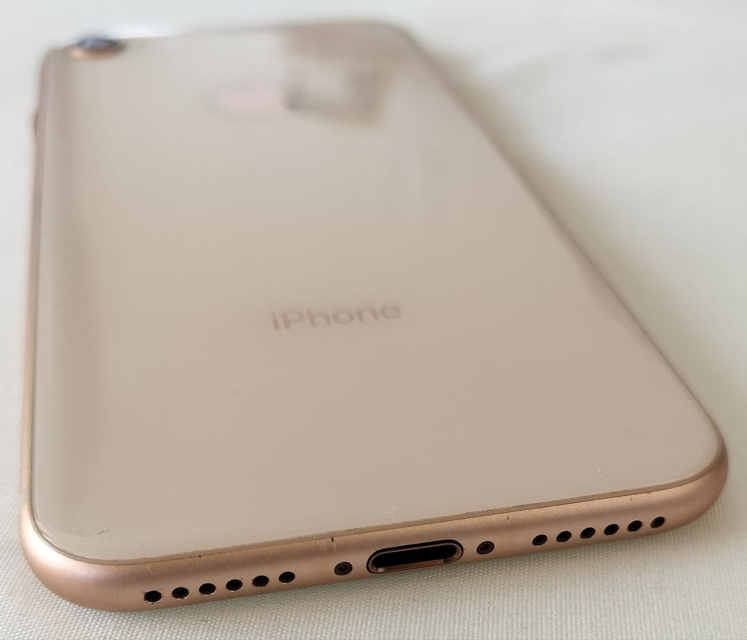 【美品】iPhone8 256GB【完動品】ケース付き