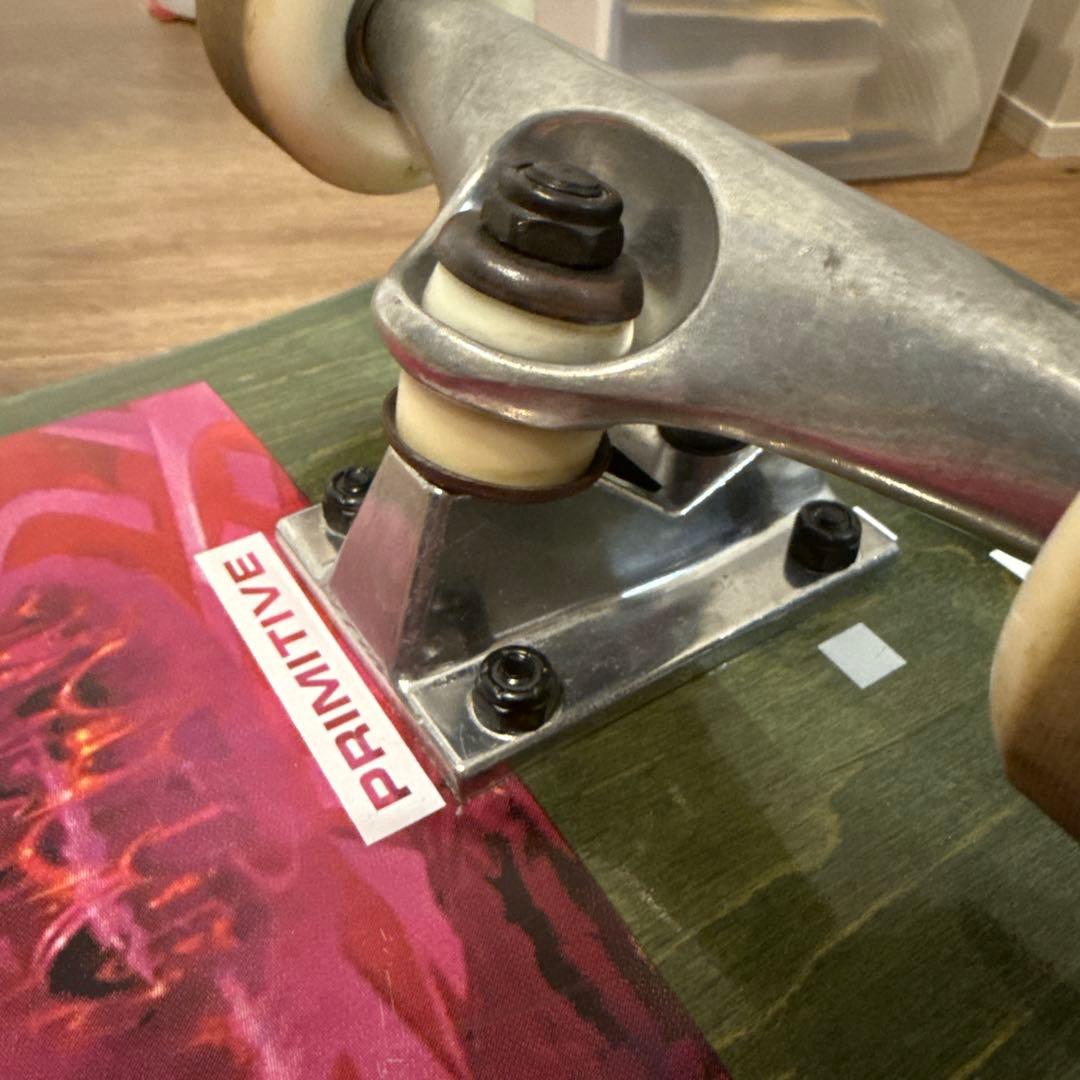 Primitive Silvas スケートボー8.0