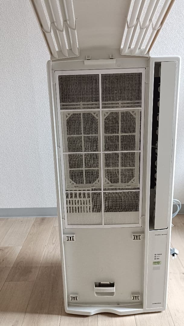 コロナ窓用エアコン2022年製　テラス窓用取り付け枠付き　CW-16A3(WS)