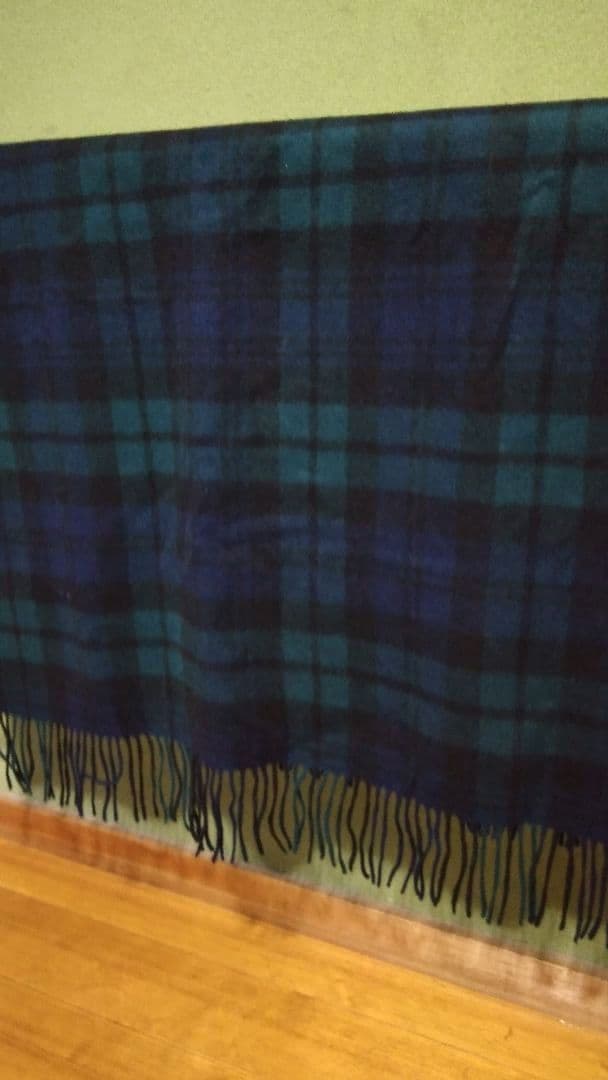 ジョンストンズ、カシミア大判ストールです。　ＢＬＡＣＫＷＴＡＣＨ