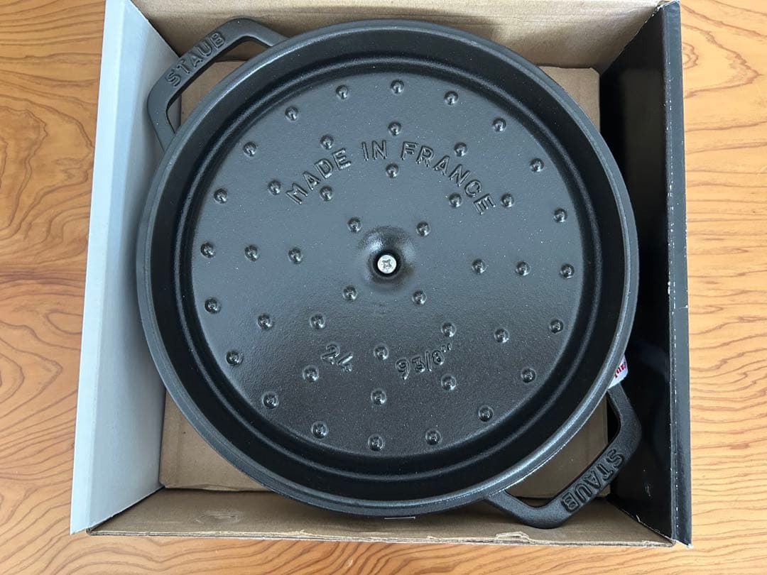 新品STAUB COCOTTE ROUNDE 24cm 黒