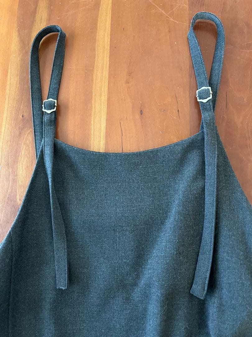 北欧暮らしの道具店 サイドタックのサロペットスカート