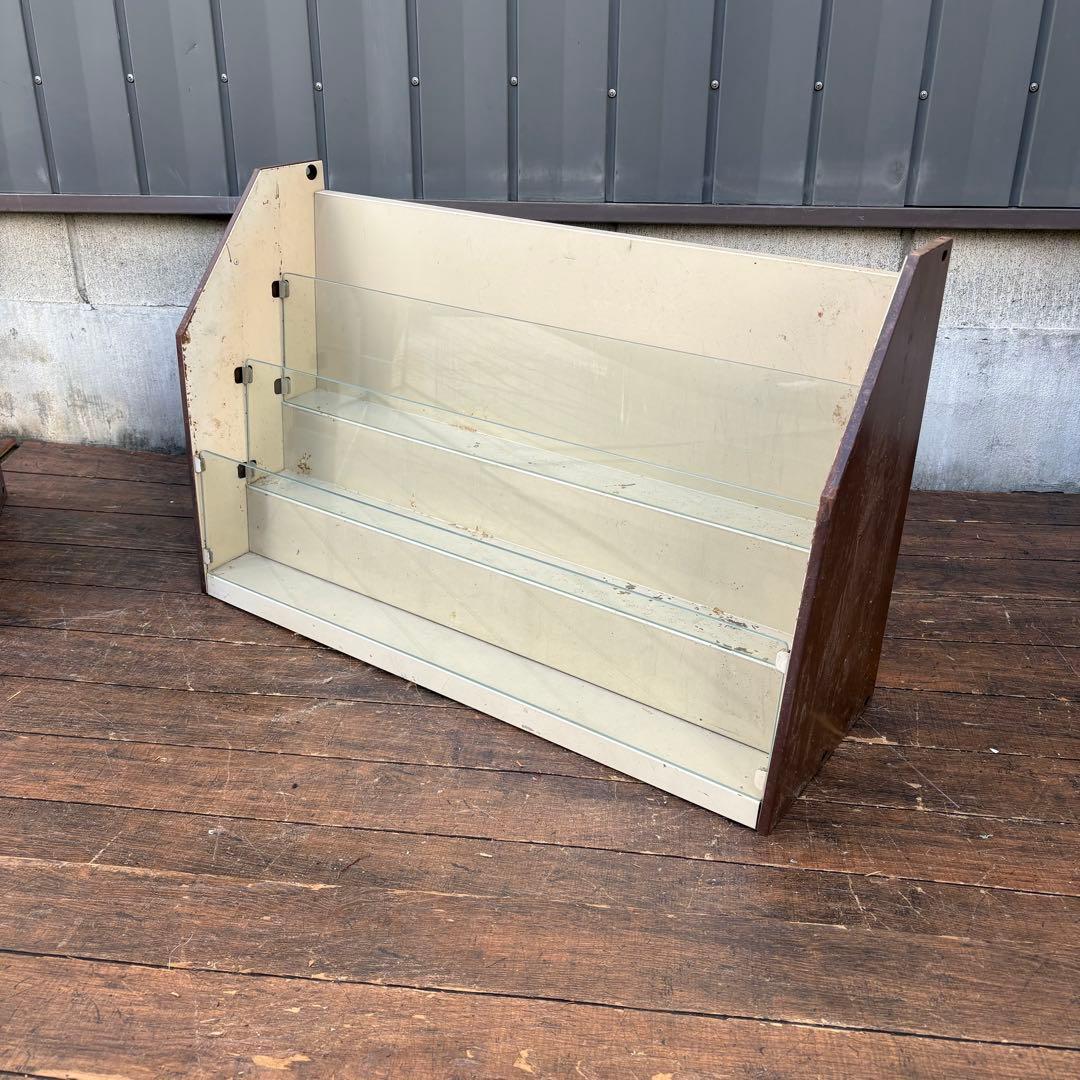 昭和レトロ スチール製 ガラス仕切り 階段型本棚 店舗什器 ショーケース 3段