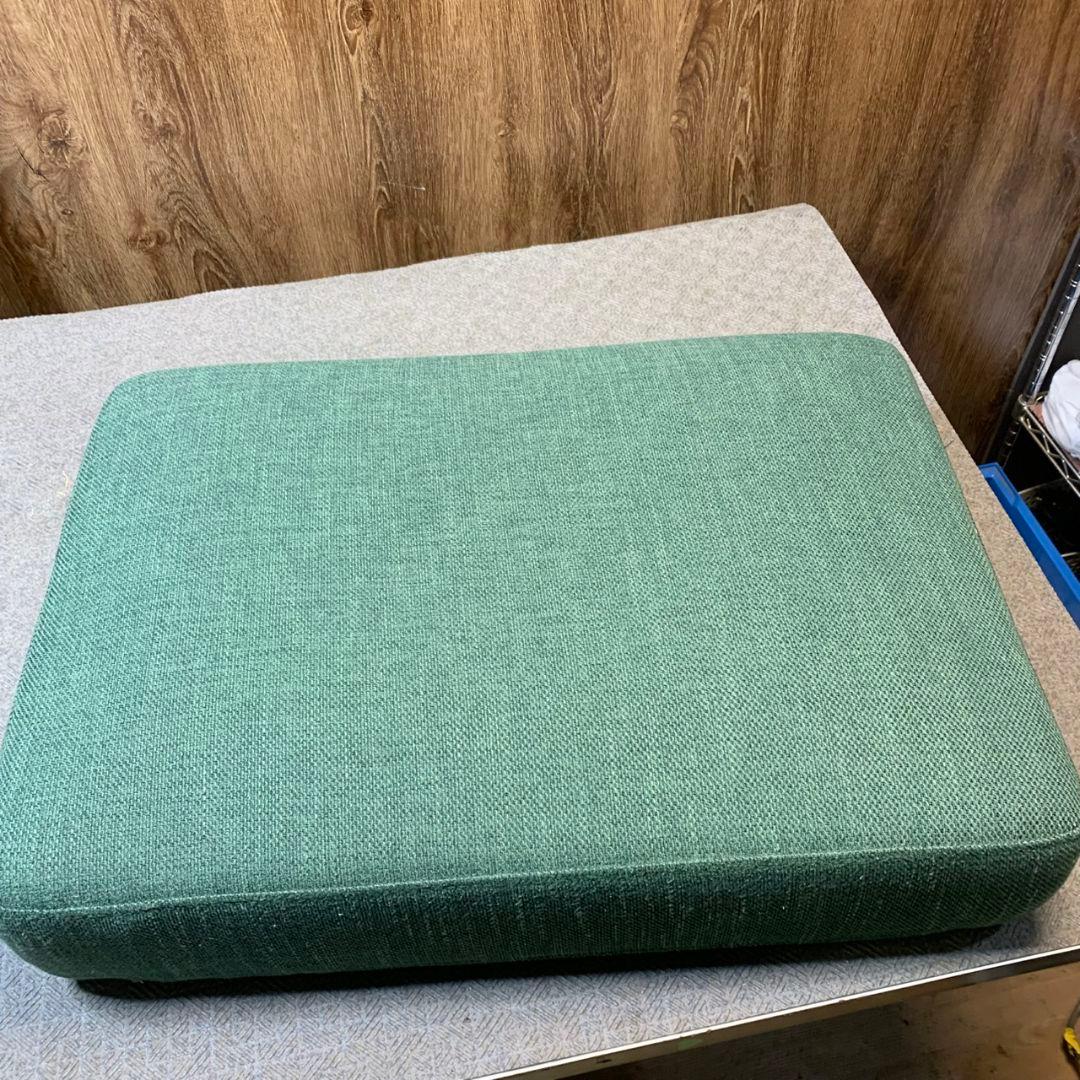 J939 unico ウニコ KIRP オットマン グリーン