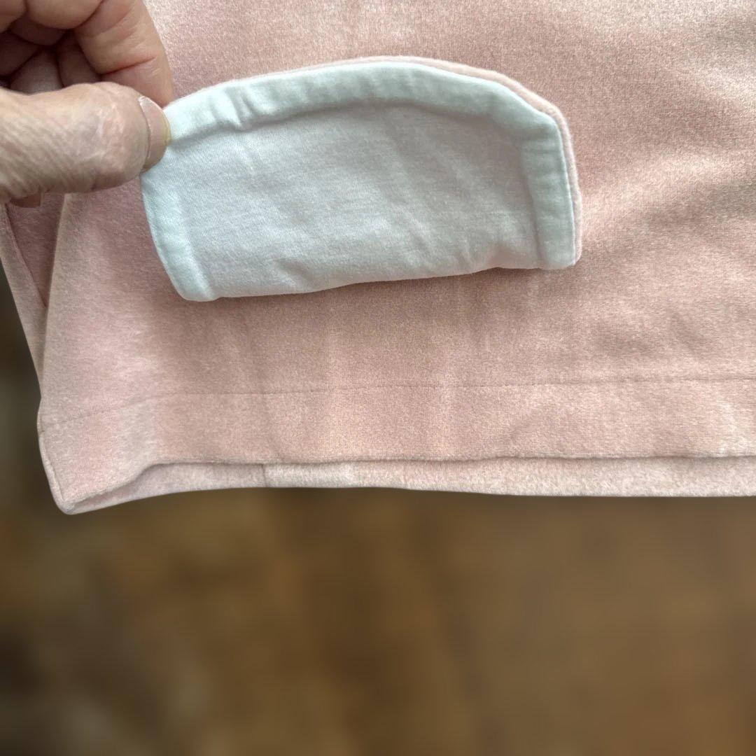 ピッコーネ　ピンク タートルネック 猫のブローチ付き　40 新品、未使用