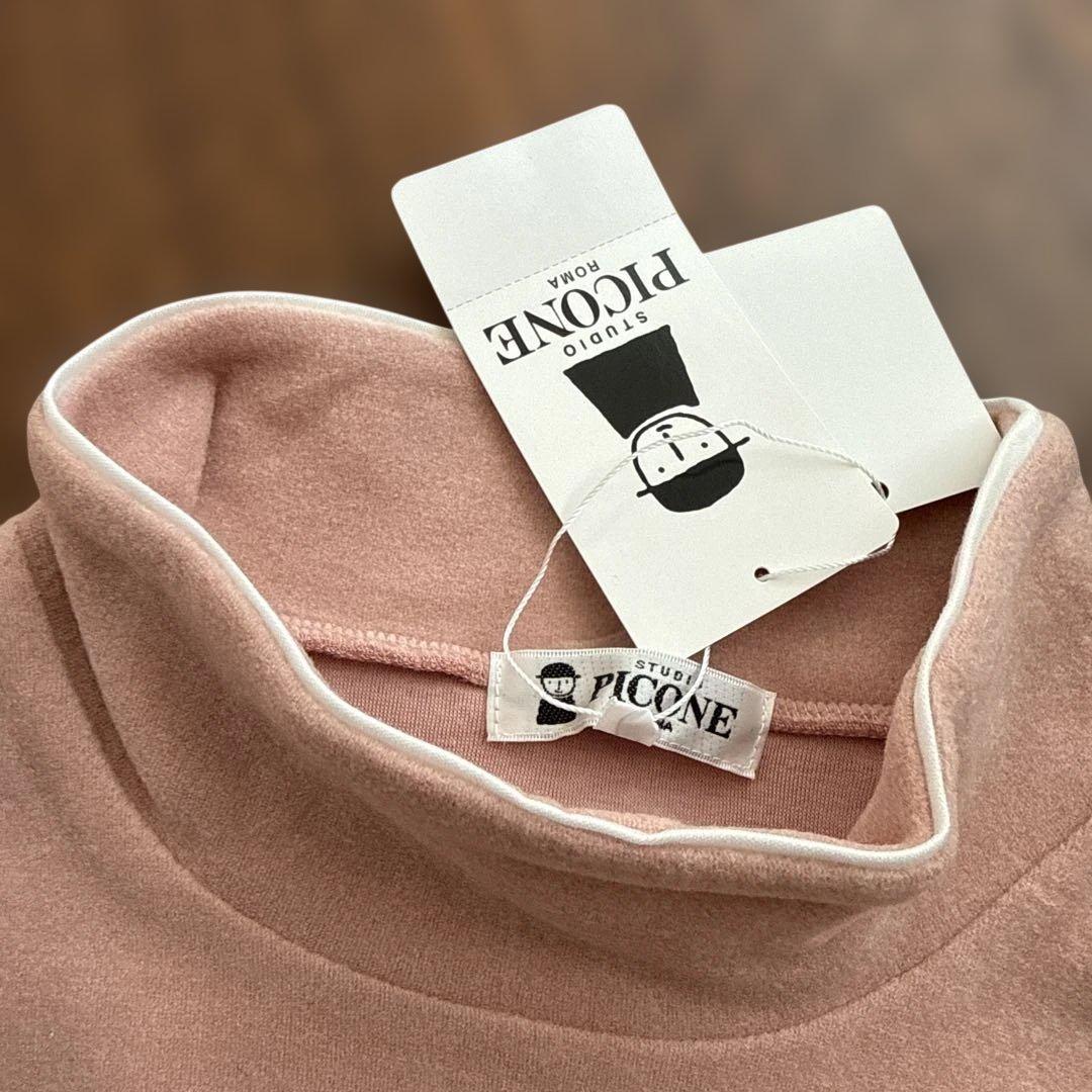 ピッコーネ　ピンク タートルネック 猫のブローチ付き　40 新品、未使用