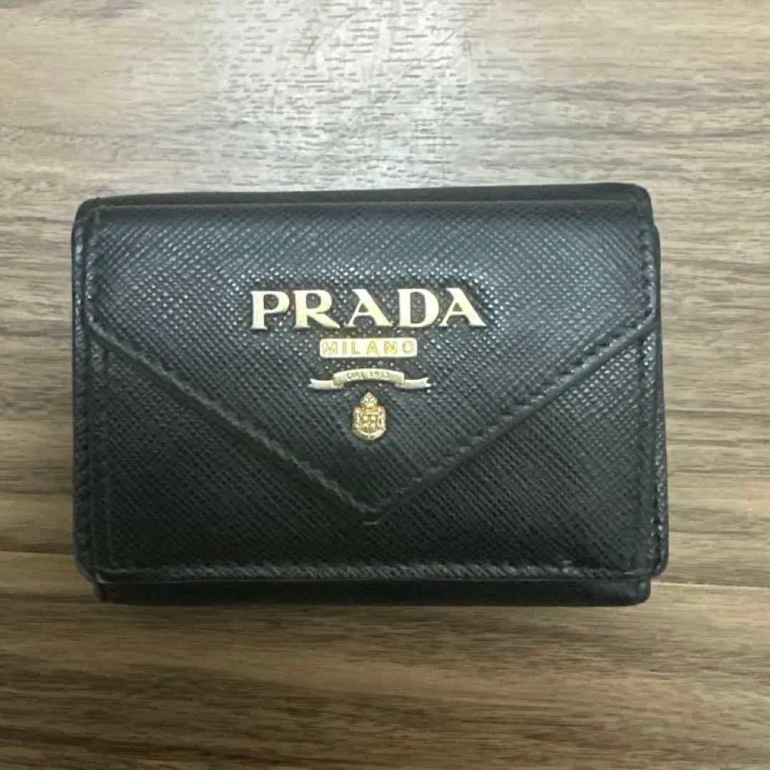 PRADA ブラック 三つ折り財布☆早い者勝ち！値下げ