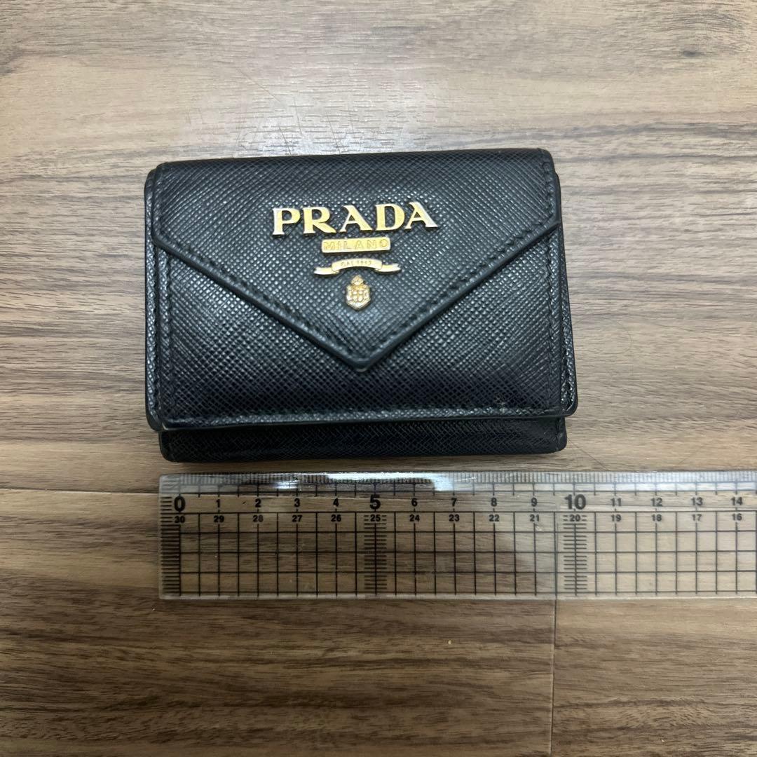 PRADA ブラック 三つ折り財布☆早い者勝ち！値下げ