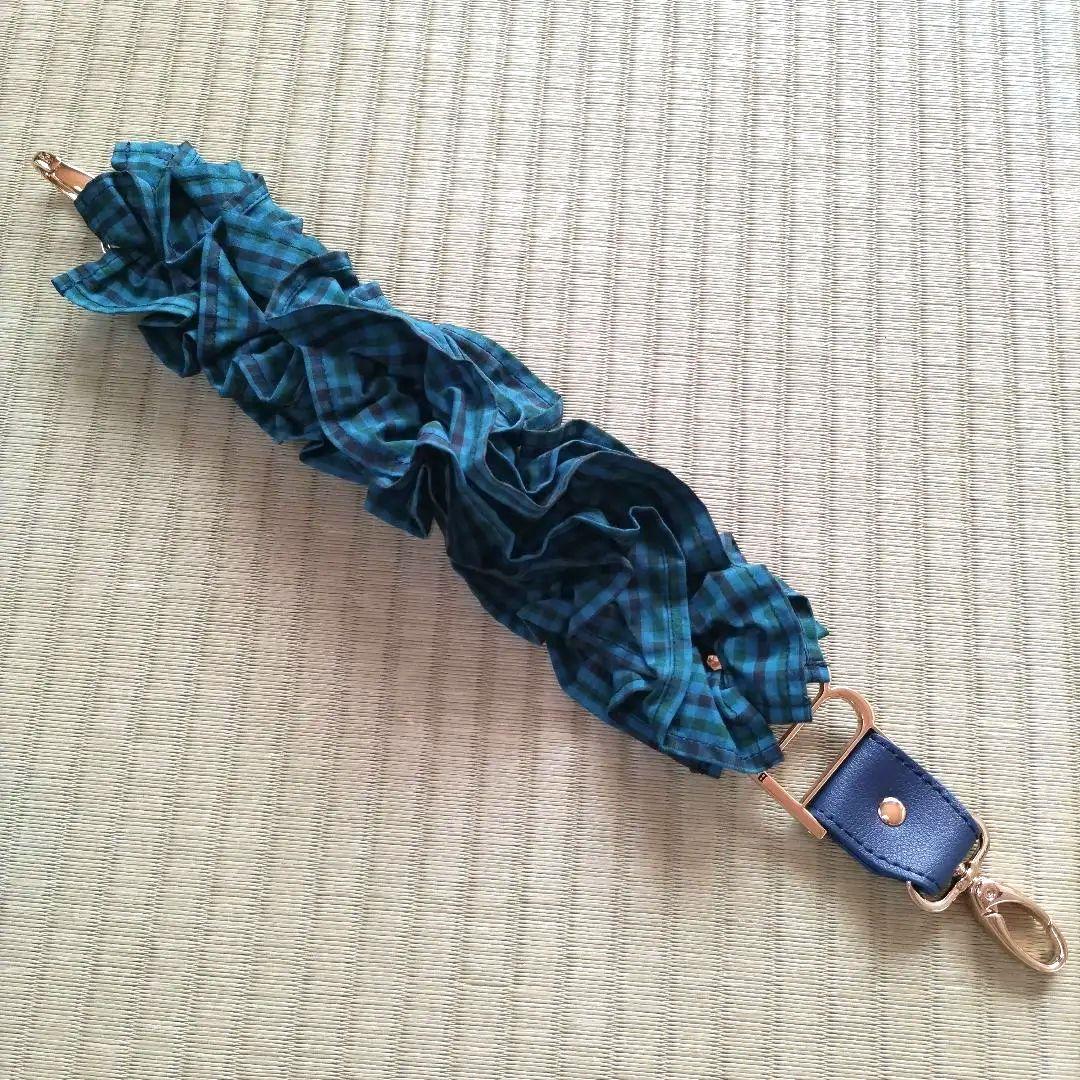 y＊＊　ファミリア　　ハンド　ストラップ　familiar　Bibiy