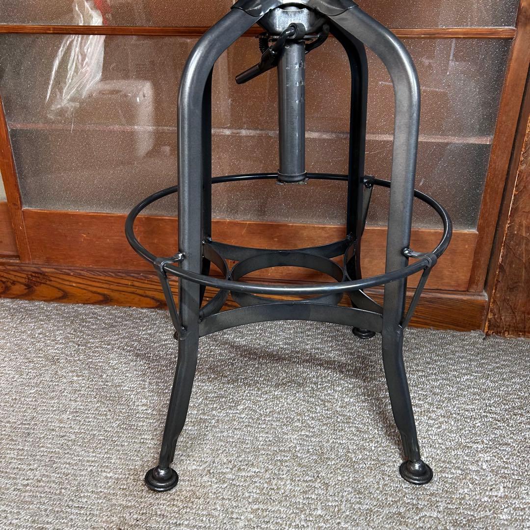 カウンターチェア　ドラフティングチェア　インダストリアル　武骨でお洒落な佇まい！