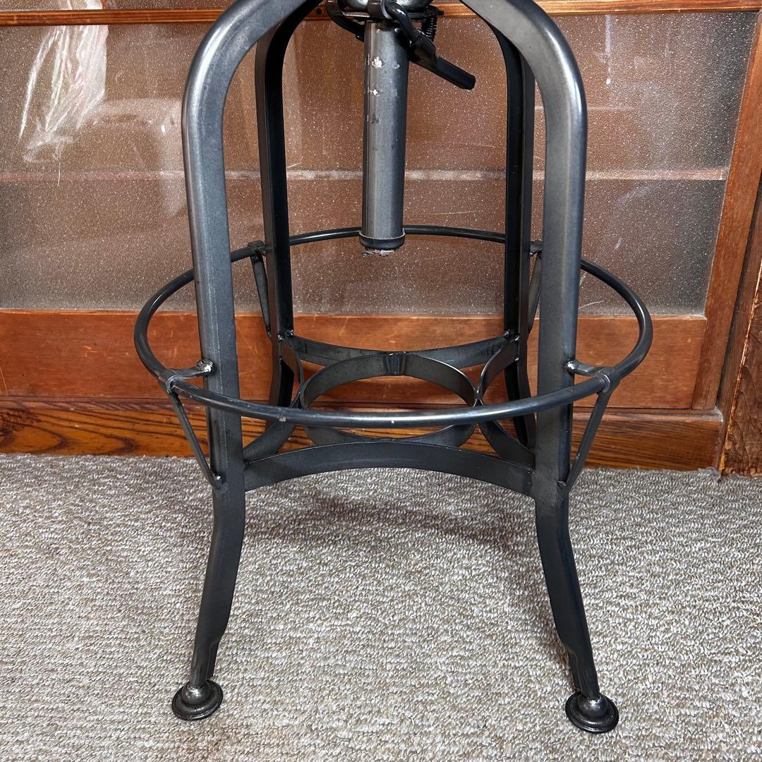 カウンターチェア　ドラフティングチェア　インダストリアル　武骨でお洒落な佇まい！