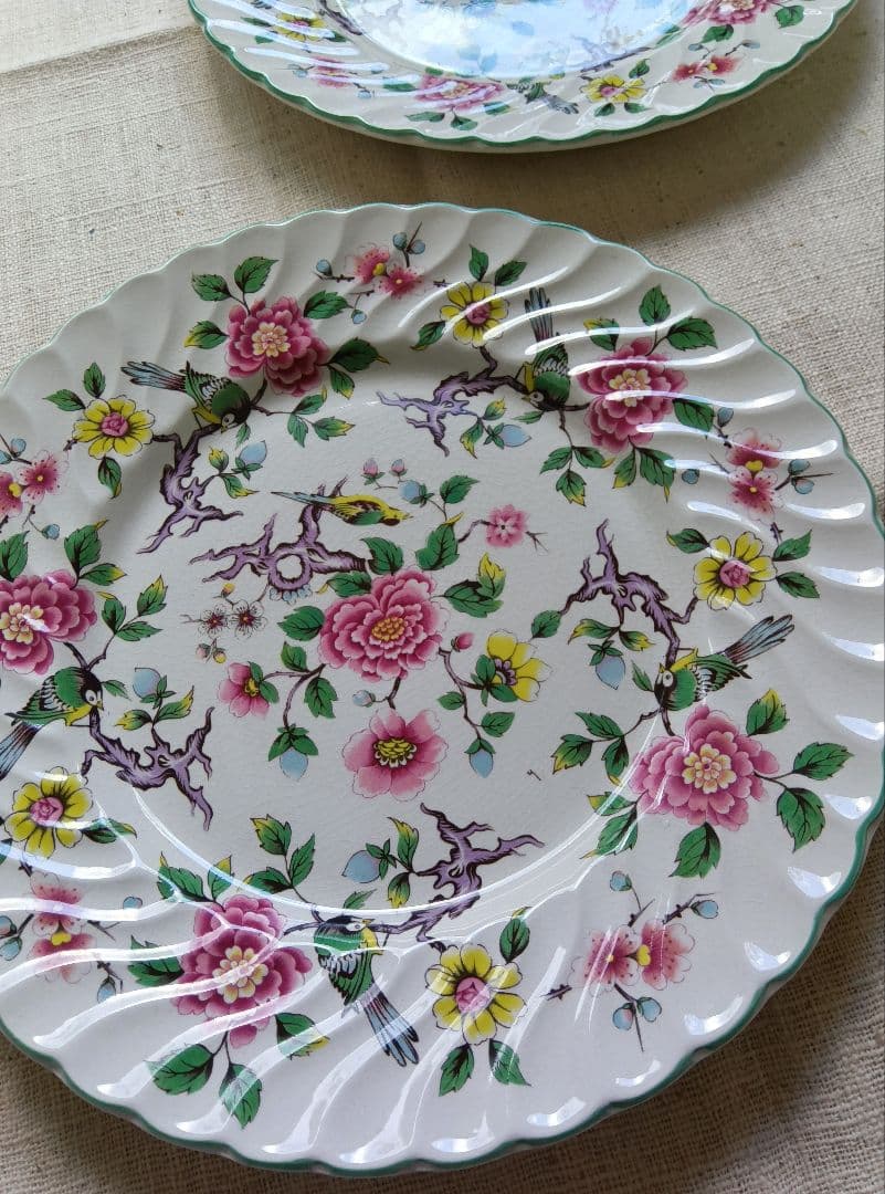 Staffordshire チャイニーズローズプレート 25cm2枚セット