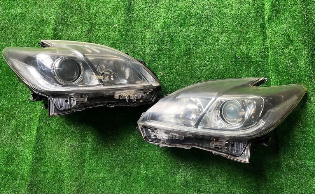 トヨタ 30 プリウス後期 ZVW30 HID ヘッドライト 純正 値下げ可能‼️