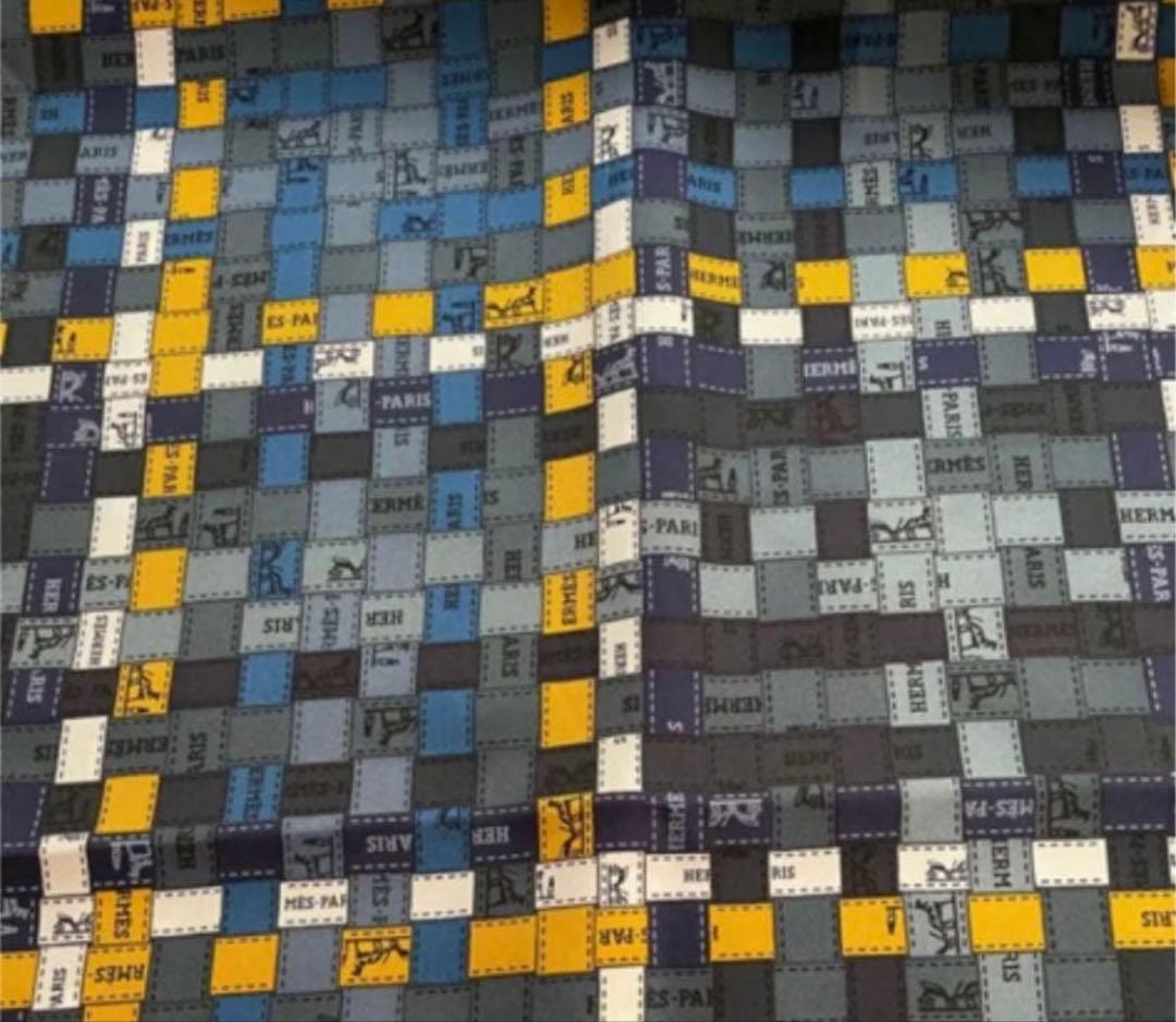 エルメス　スカーフ　カレ90 ボルデュックリボン　ネイビー×イエロー