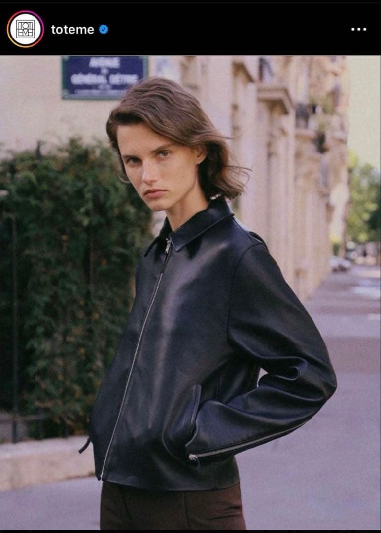 toteme ブラックレザージャケット
