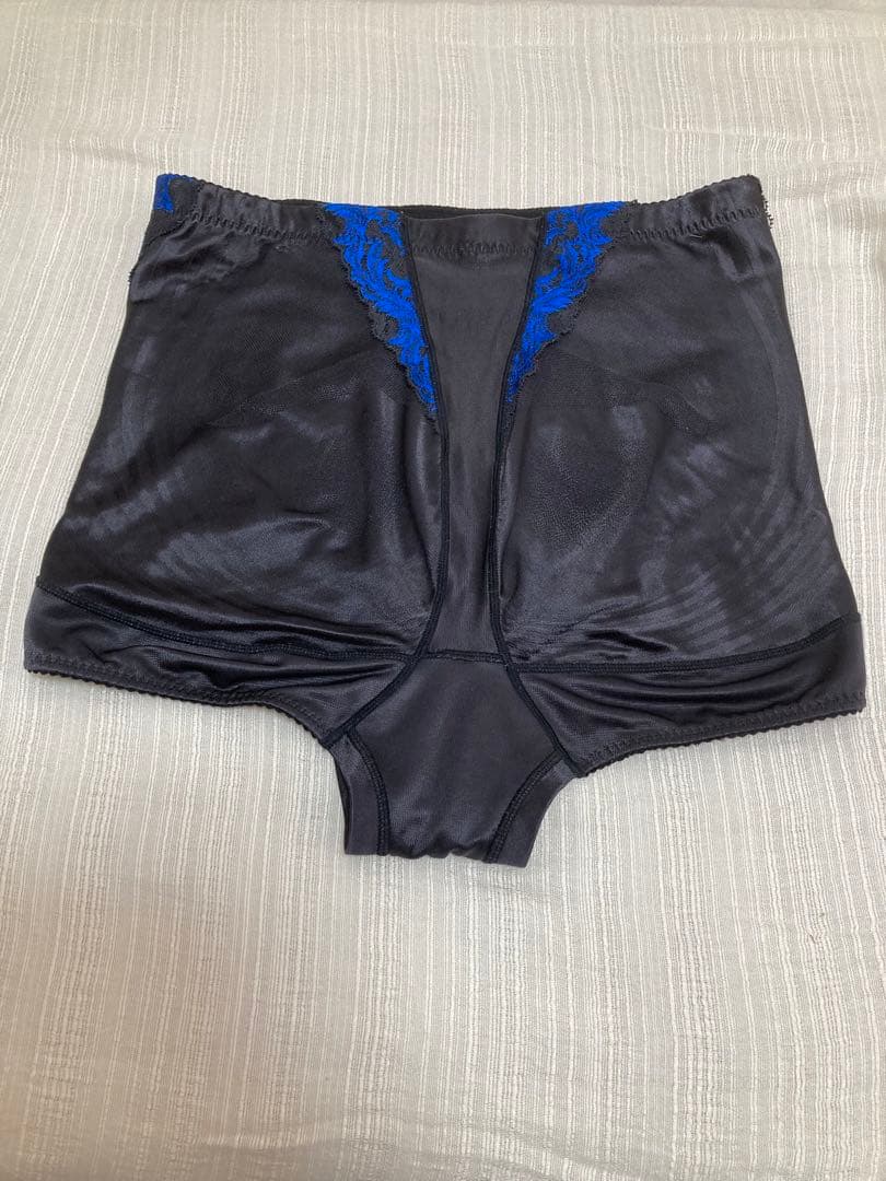 いと マルコ　【カービシャス】ショートガードル　 Q82 2着セット