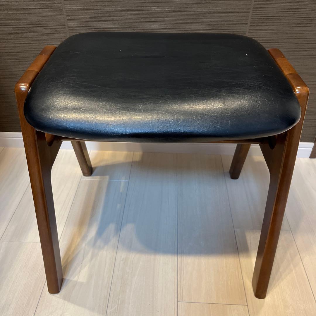 黒の木製スツール 日本製　革