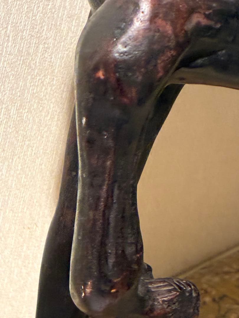 巨大な馬の置物 縁起物