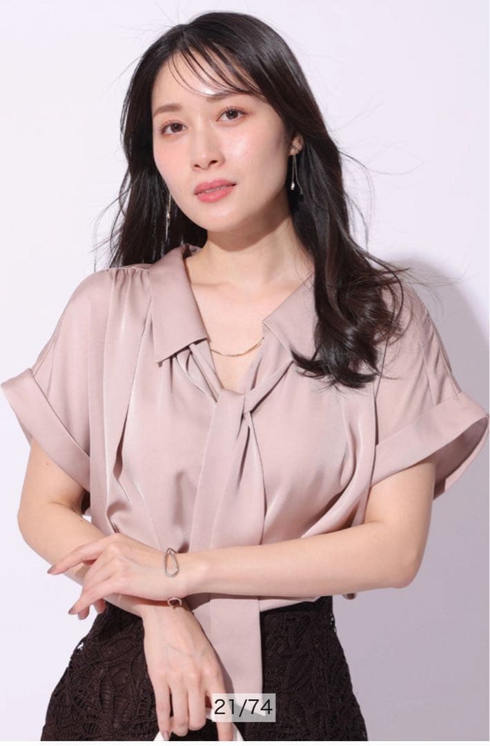 最終値下げ❣️新品、タグ付き❣️アプワイザーリッシェ　フロントチェーンブラウス