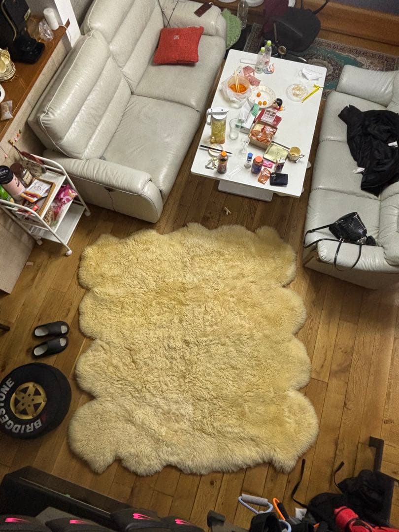 BOWRONクリーム色シープスキンラグ 約200cm x 150cm