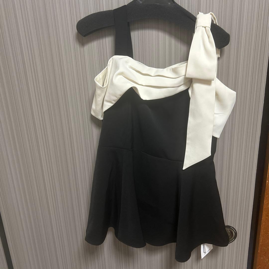 rirandture オフショルリボンペプラムトップス