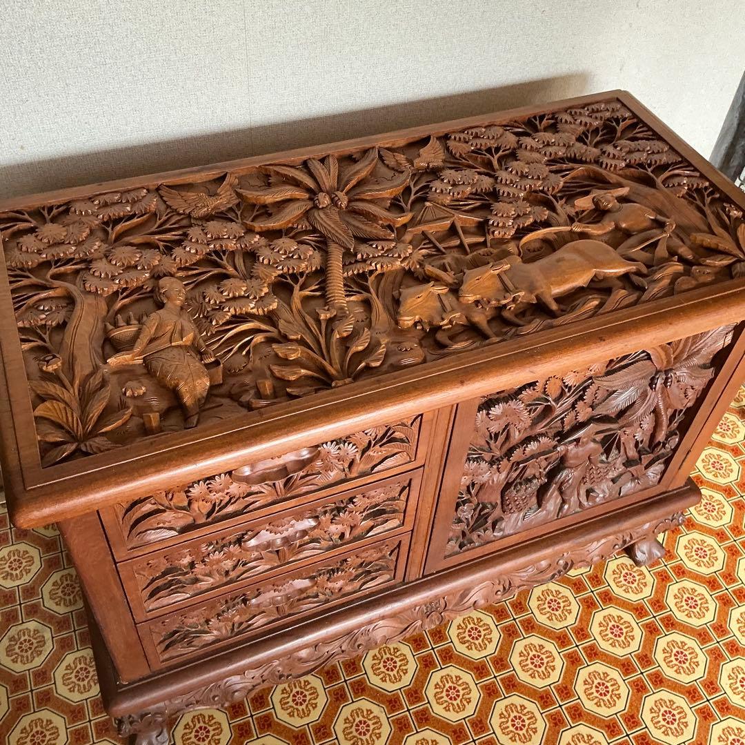 アジアンスタイル 木製家具 手彫り装飾　バリ島　伝統工芸　職人手彫り　チェスト