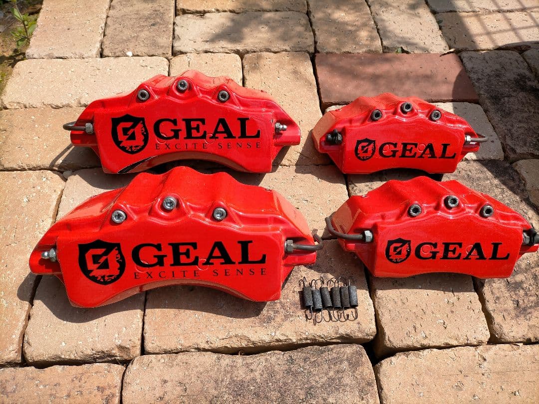 VOXY　80　GEAL ブレーキキャリパーカバー 4個セット