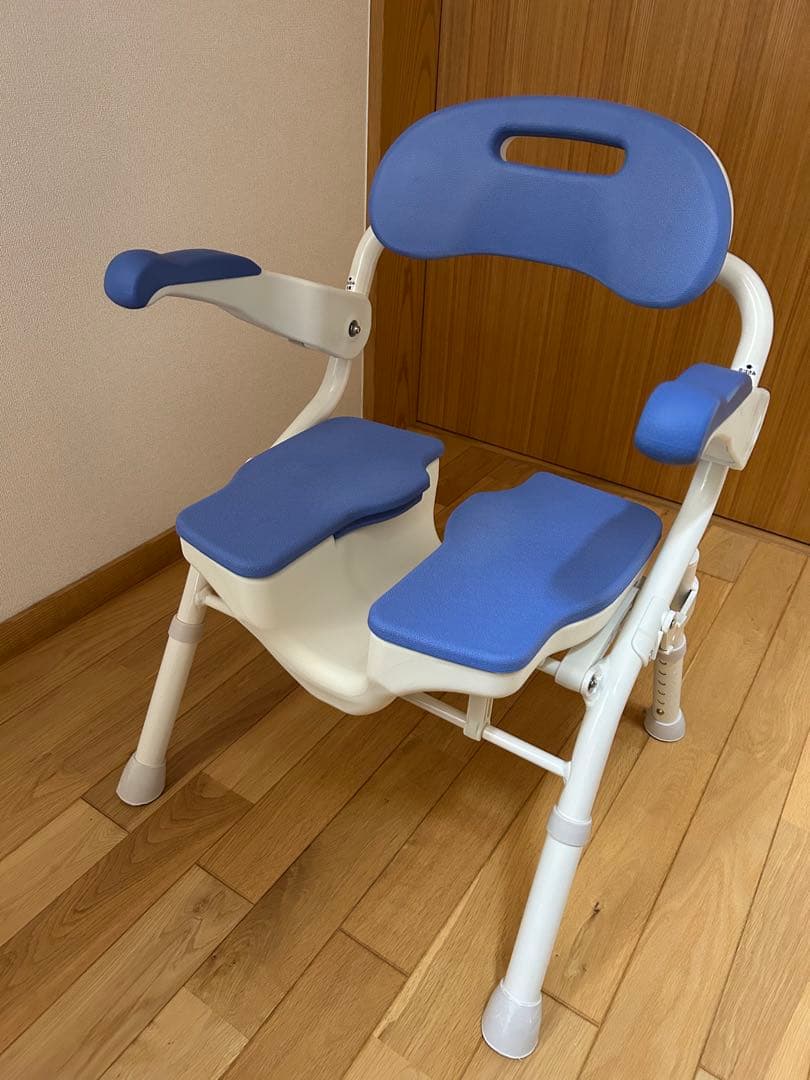 【新品】プロ推奨シャワー椅子　アロン化成 安寿 コンパクト　洗いやすいU字溝