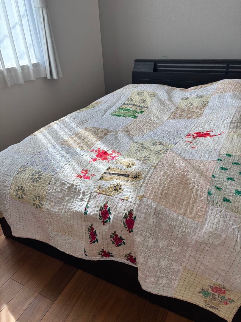 ラリーキルト　インド刺繍　カンタキルト　ヴィンテージ　パッチワーク　マルチカバー