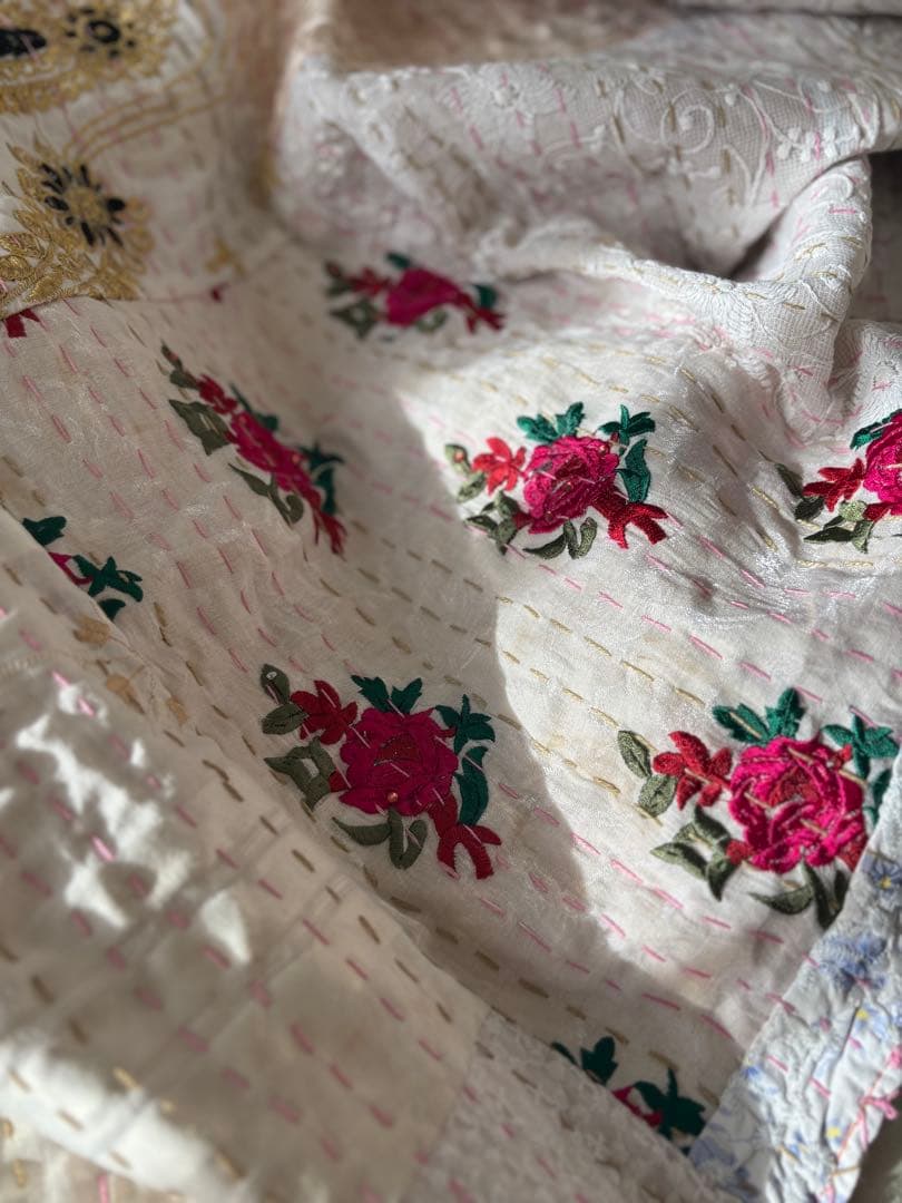 ラリーキルト　インド刺繍　カンタキルト　ヴィンテージ　パッチワーク　マルチカバー