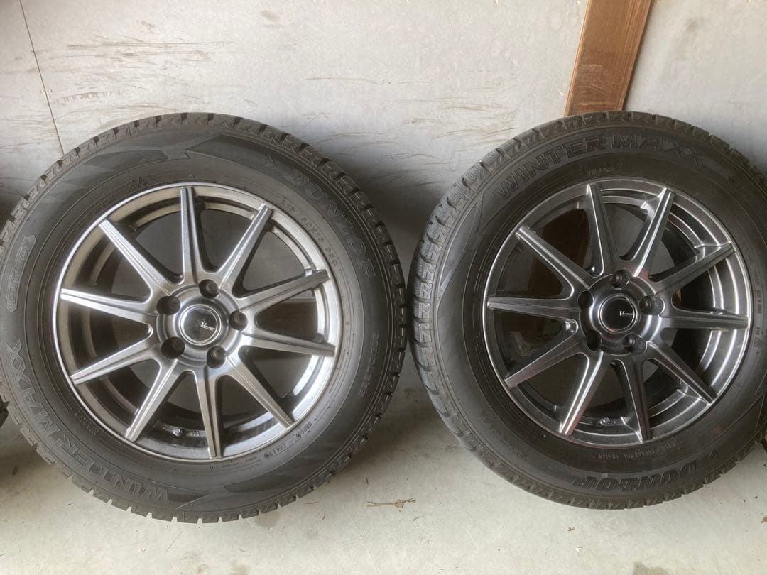 格安出品美品！ダンロップウィンターマックス02 215/60R16 新型ノア等