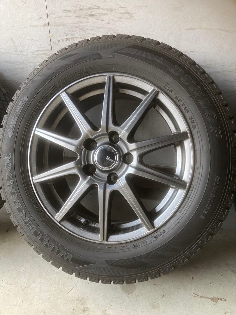 格安出品美品！ダンロップウィンターマックス02 215/60R16 新型ノア等