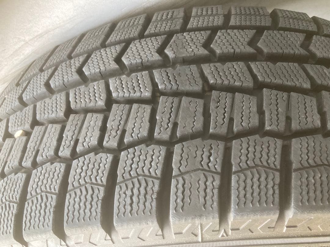 格安出品美品！ダンロップウィンターマックス02 215/60R16 新型ノア等