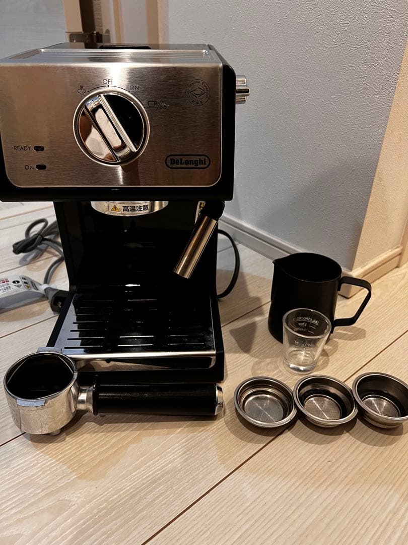 デロンギ　エスプレッソマシン　ミルセット