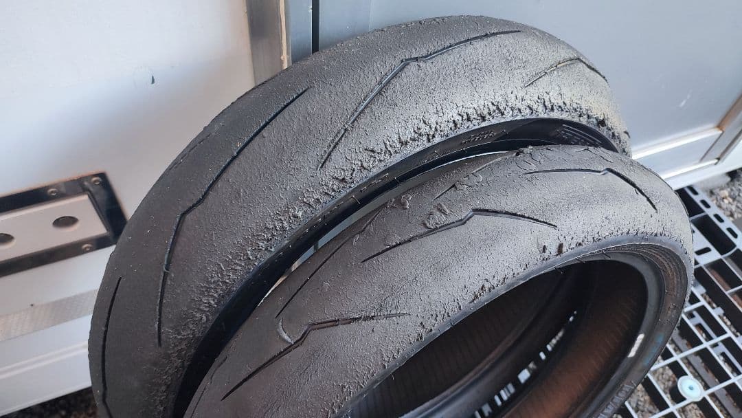 ピレリ スーパーコルサV3 SC1 前後セット　110 140 送料込み！