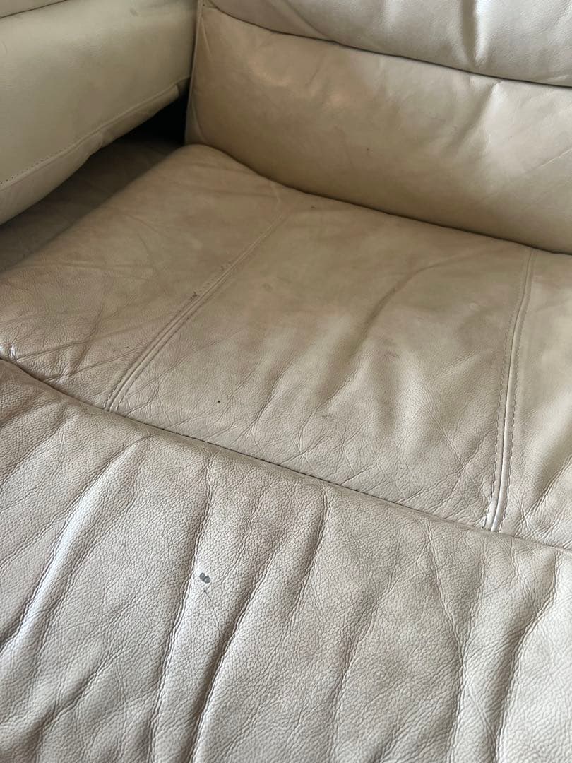 【送料込み】3人掛け電動テーブル付きリクライニングソファ ビリーバー ニトリ