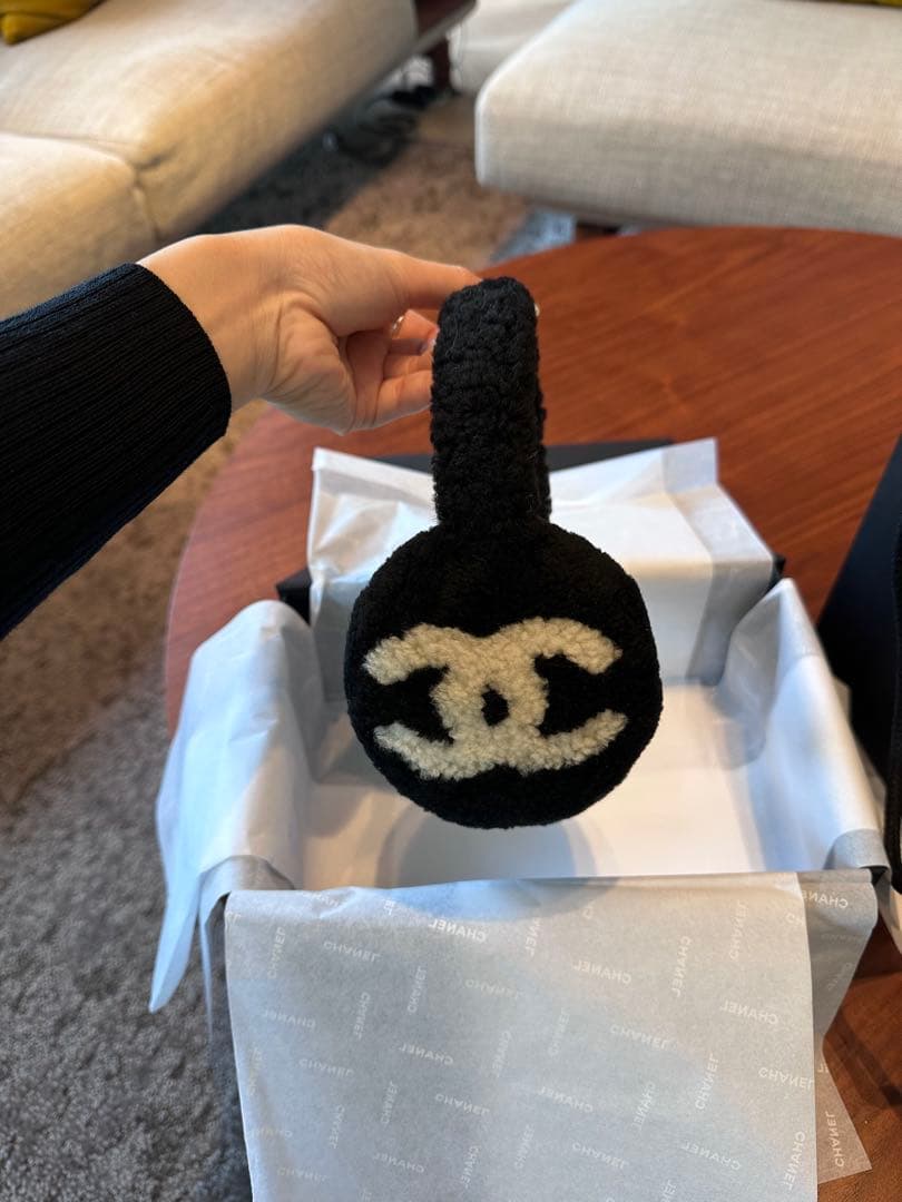 最終値下★【新品未使用/即完売品シャネルイヤーマフ】黒白25B 最新作