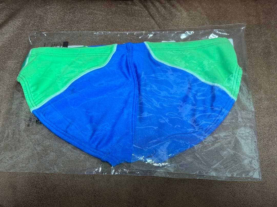 値下げしました！新品未使用 Lサイズアリーナ トレーニングリミック 水着 競泳