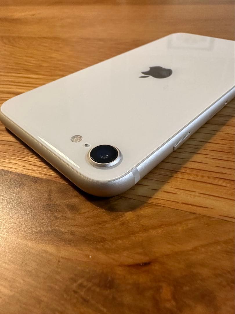 Apple iPhone SE (第3世代) スターライト